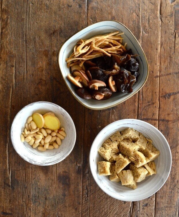 Hong Shao Kao Fu - Braised Wheat Gluten with Mushrooms, by cold2.fioekdjsdas.cf