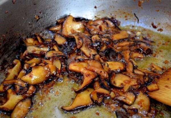 Soy Sauce Butter Pasta with Shrimp and Shiitakes by cold2.fioekdjsdas.cf