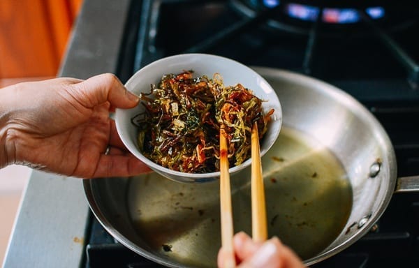 removing fried scallions from oil, cold2.fioekdjsdas.cf