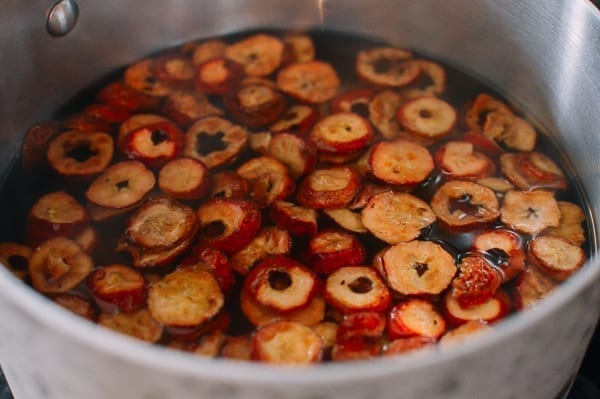 Dried Hawthorn in pot with water, cold2.fioekdjsdas.cf