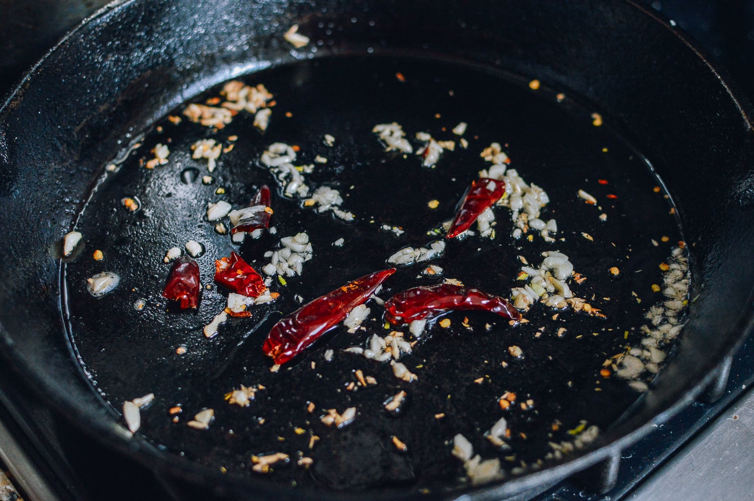 Cooking garlic and chilies, cold2.fioekdjsdas.cf