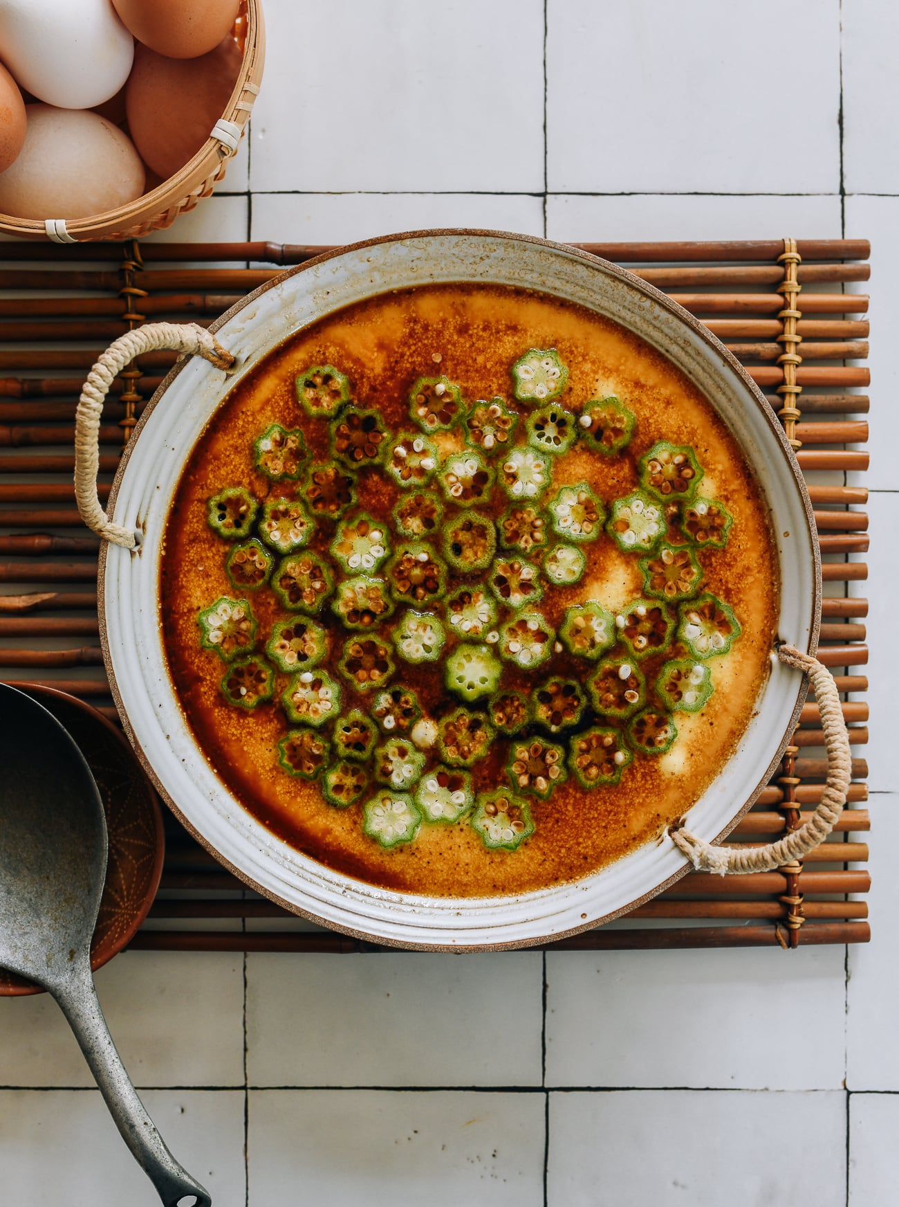 Steamed Eggs with Okra and Soy Sauce